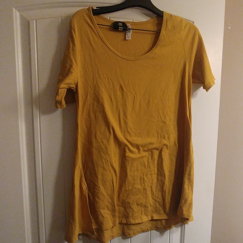Lularoe top🌻